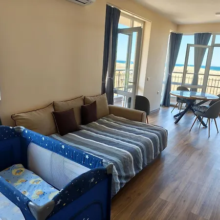 Seahome Beachfront Sea View Terrace Quiet Parking *